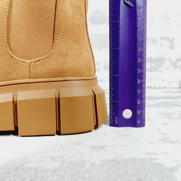 NEW BP. Niya Tan Brown Faux Suede Lug Sole Fall Ankle Chelsea Boots V561 - Picture 2 of 13